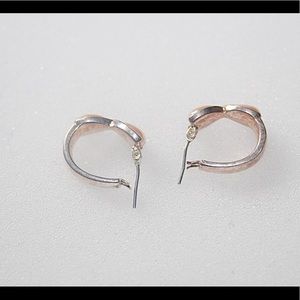 Liza Claiborne Bow tie ear hoops